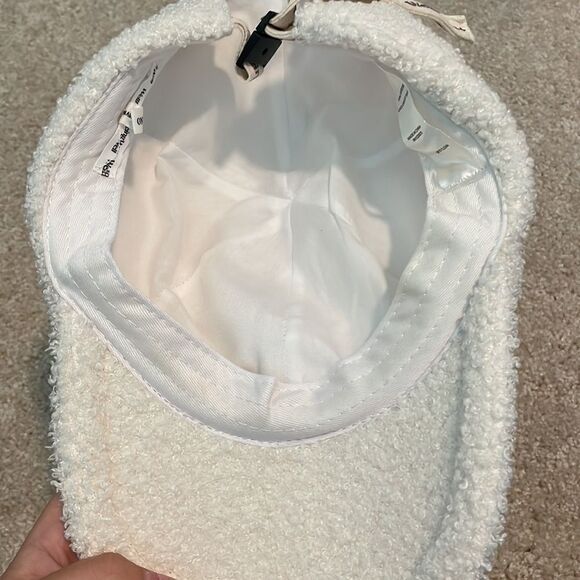 WellBeing + BeingWell Sherpa Cap - Picture 4 of 6